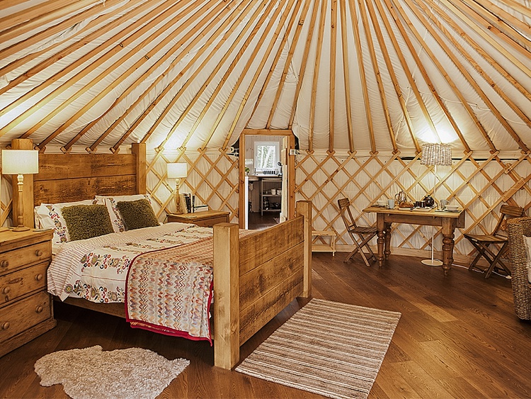 UK Minimoon Honeymoon Cottage Romantic Rowan Yurt