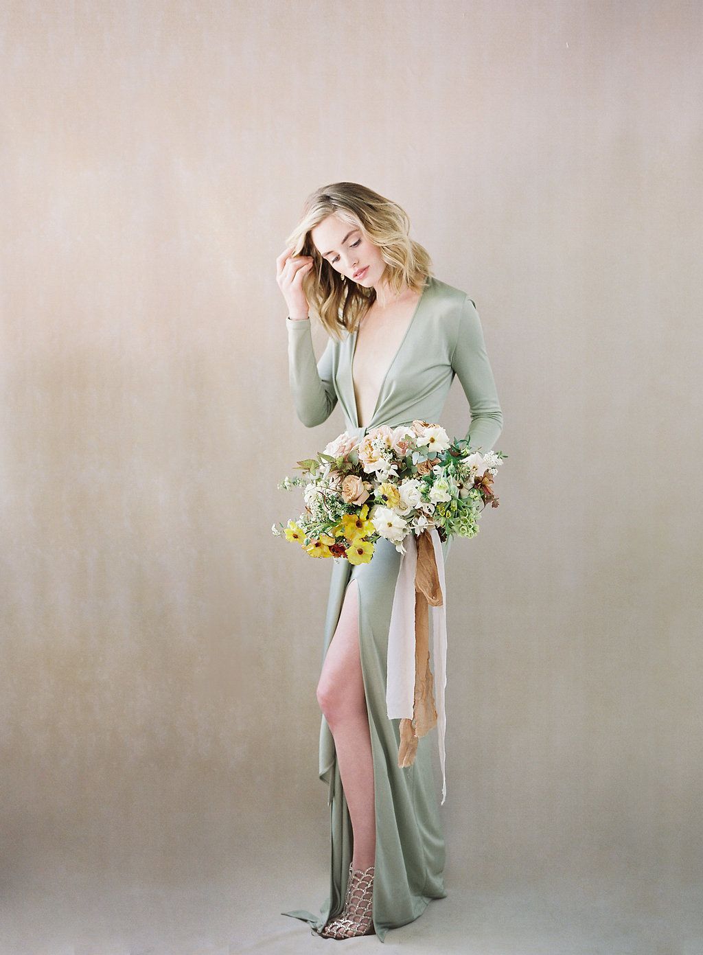 Contemporary and Feminine Bridal Session with an Organic Bouquet