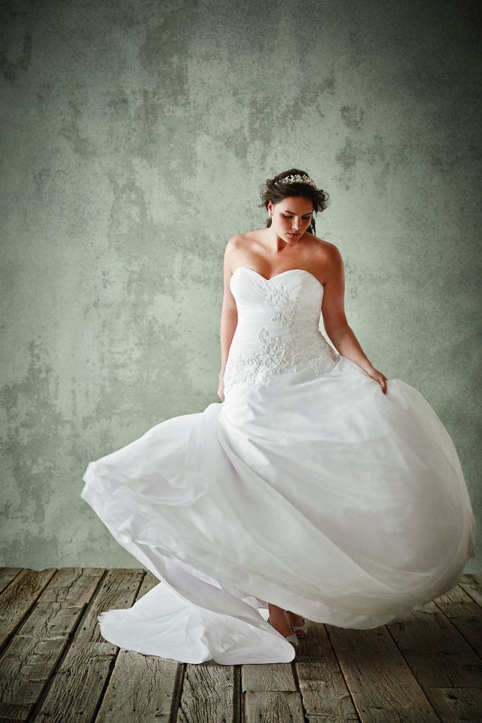 Your Dreaming A-line Fashion Plus Wedding Gown