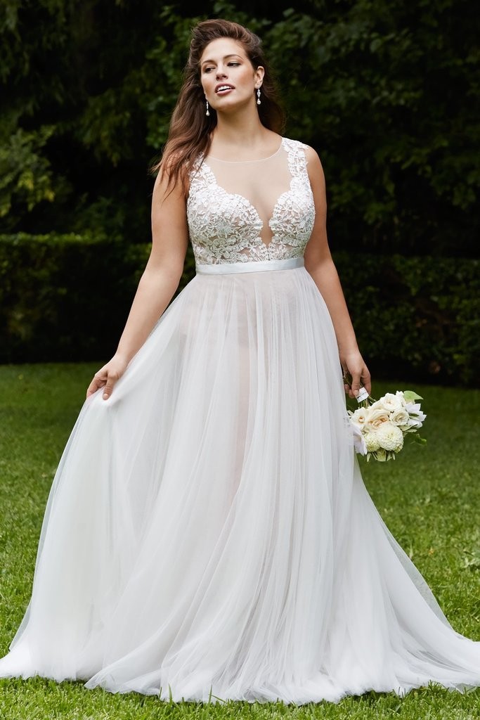 Stunning Plus Size Wedding Dresses For Curve Girl
