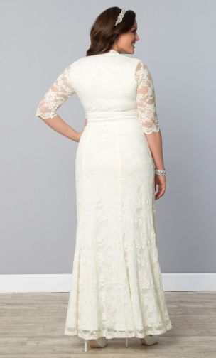 A Lace Long Sleeves Wedding Gown For Obese Brides