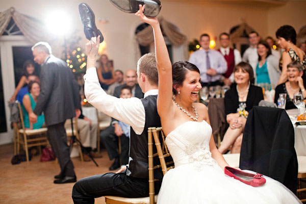 6 funny wedding reception games for guests 03