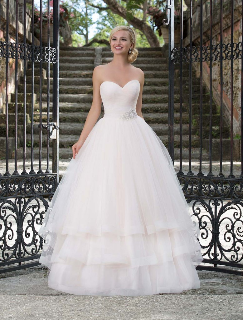 Top10 sexy tiered wedding dresses 10