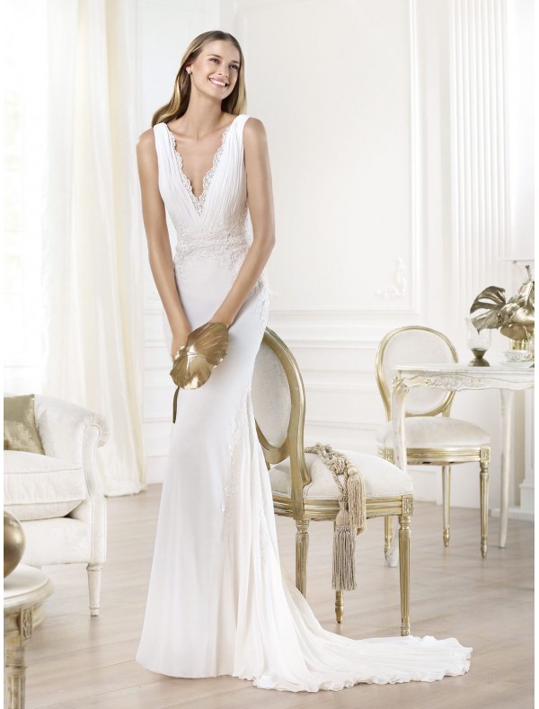 Beautiful wedding dresses that brides must love 04