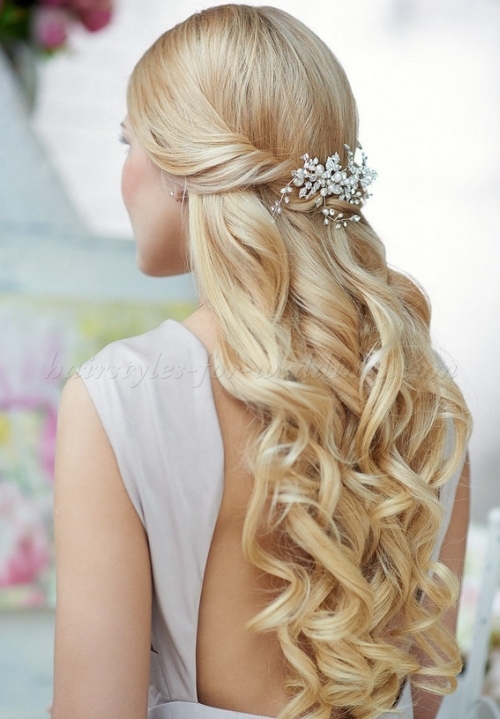 Beautiful wedding hairstyle in summer 02